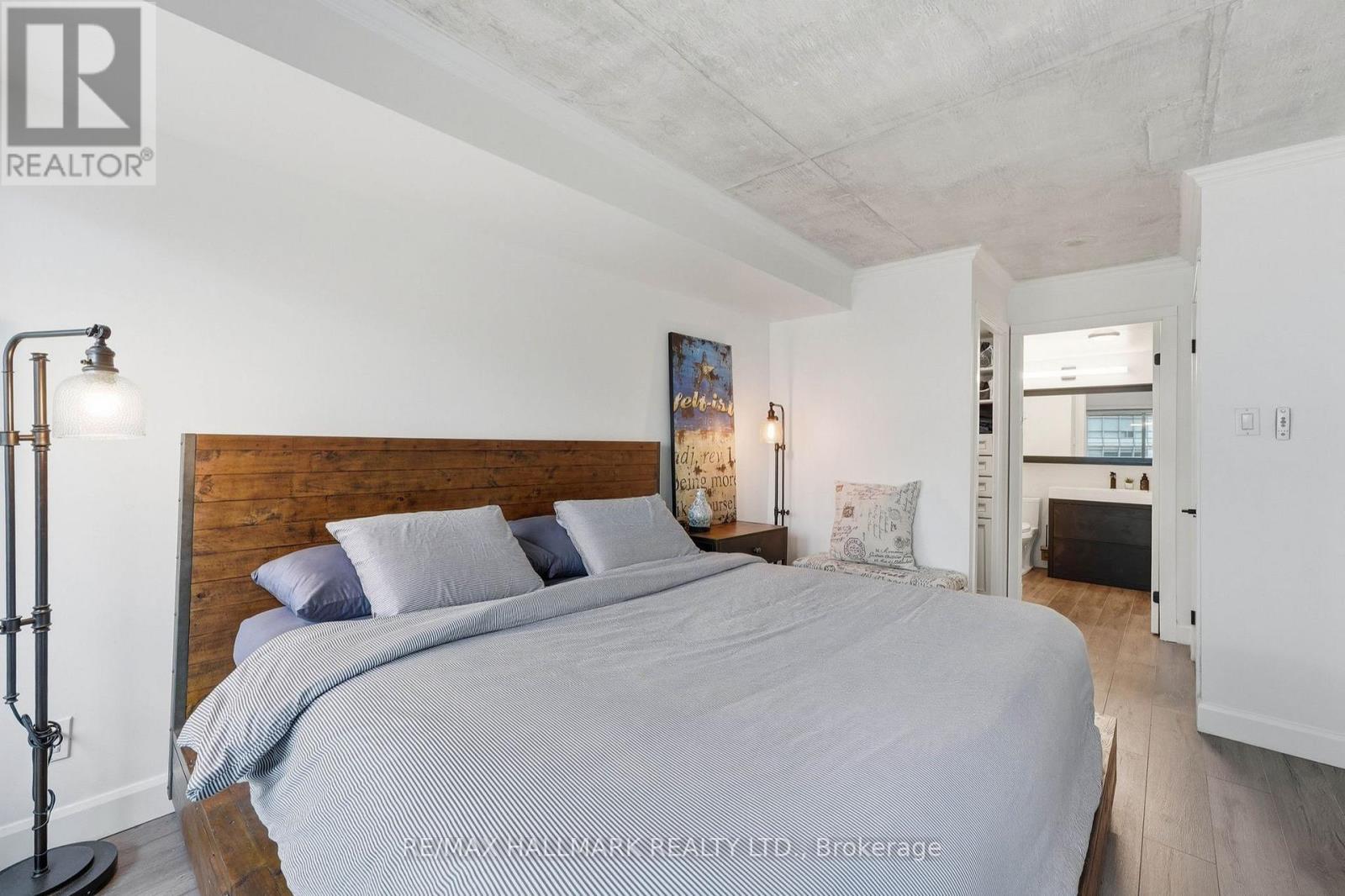 705 - 600 Queens Quay W Property Photo 12