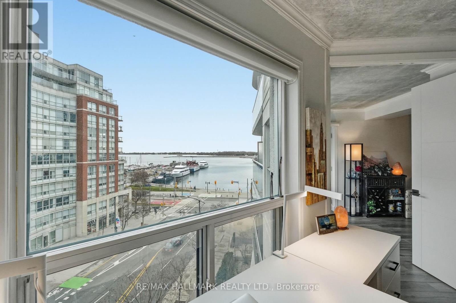 705 - 600 Queens Quay W Property Photo 18