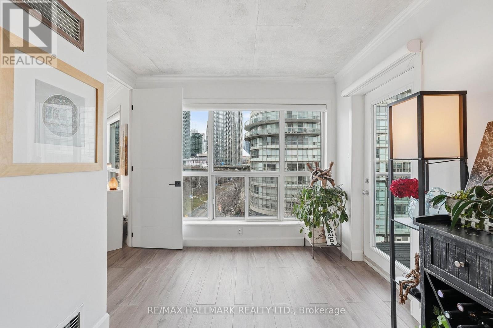 705 - 600 Queens Quay W Property Photo 21