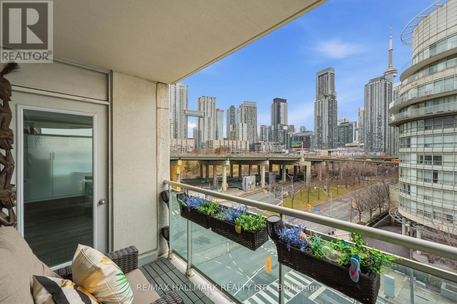 705 - 600 Queens Quay W Property Photo 23