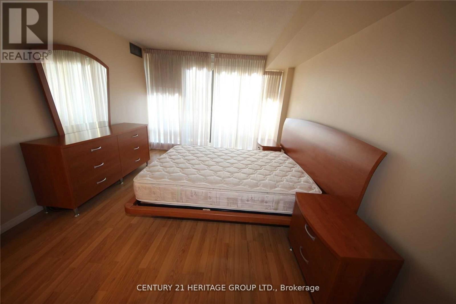 909 - 1101 Steeles Avenue W Property Photo 12
