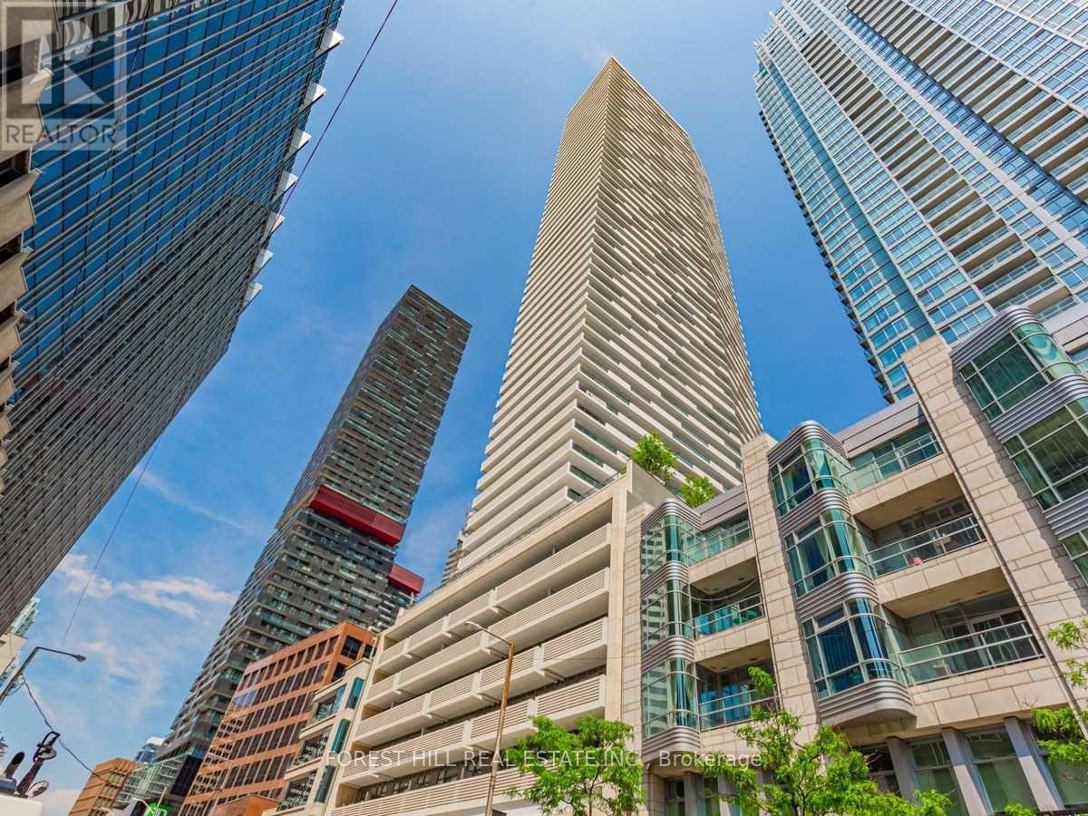 5702 - 2221 YONGE STREET Property Photo 1