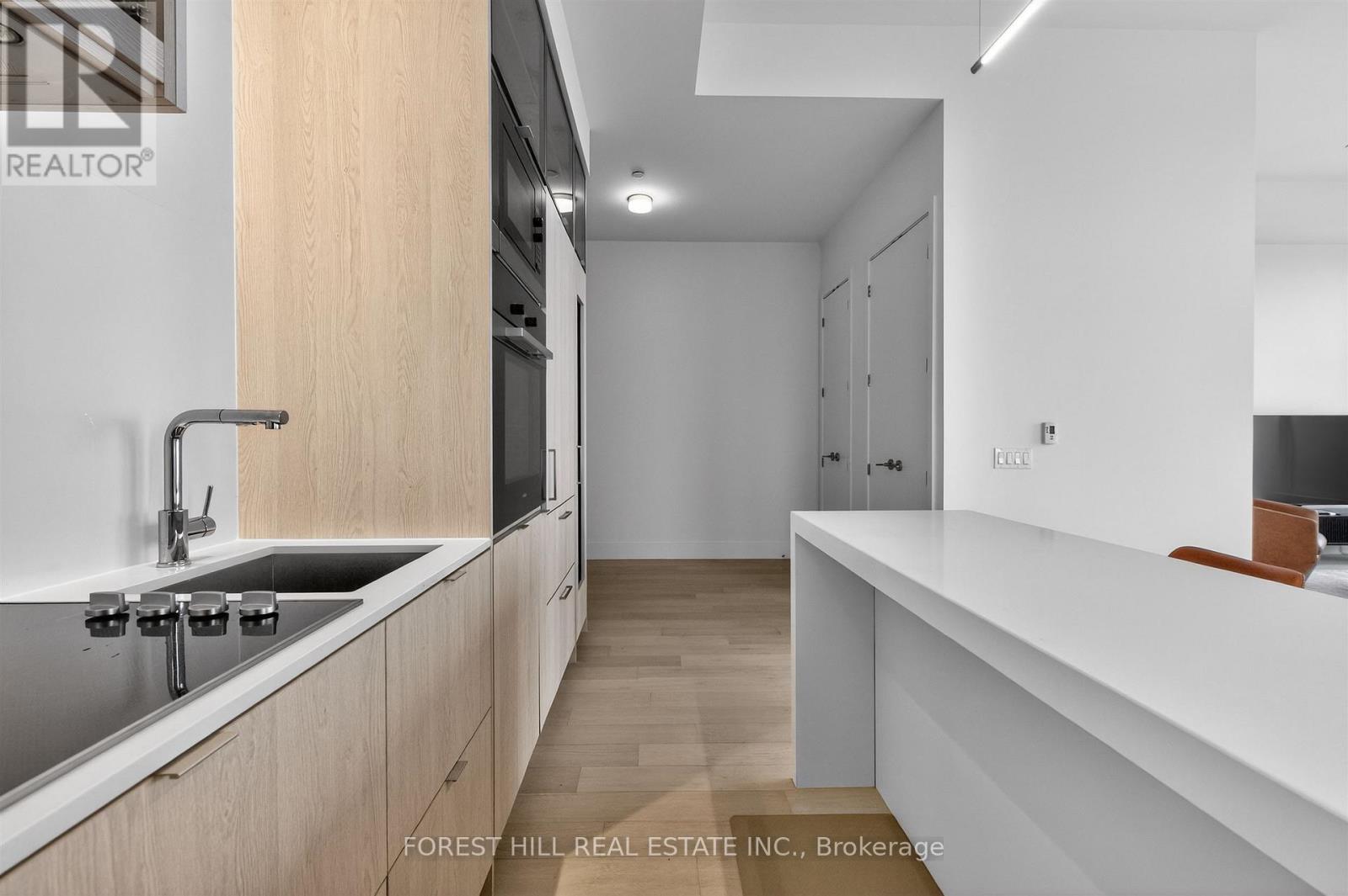Ph02 - 11 Yorkville Avenue Property Photo 13