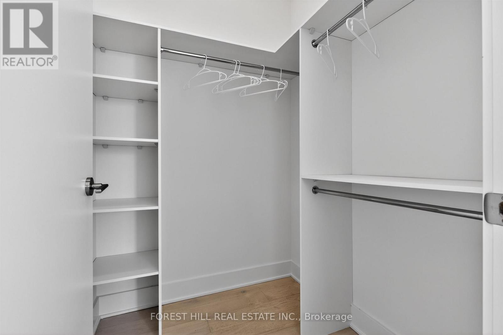 Ph02 - 11 Yorkville Avenue Property Photo 34