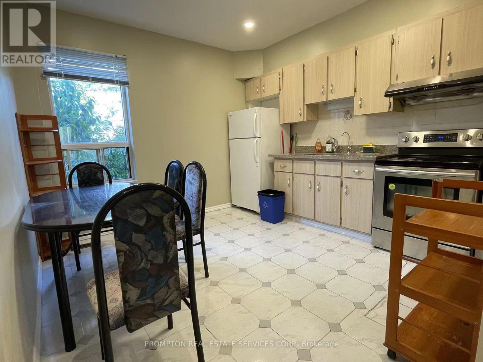 763 Dundas Street W Property Photo 5