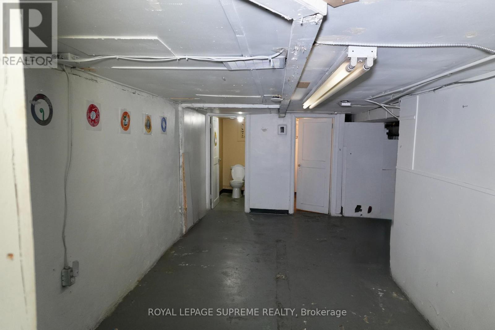 1209 Bloor Street W Property Photo 2