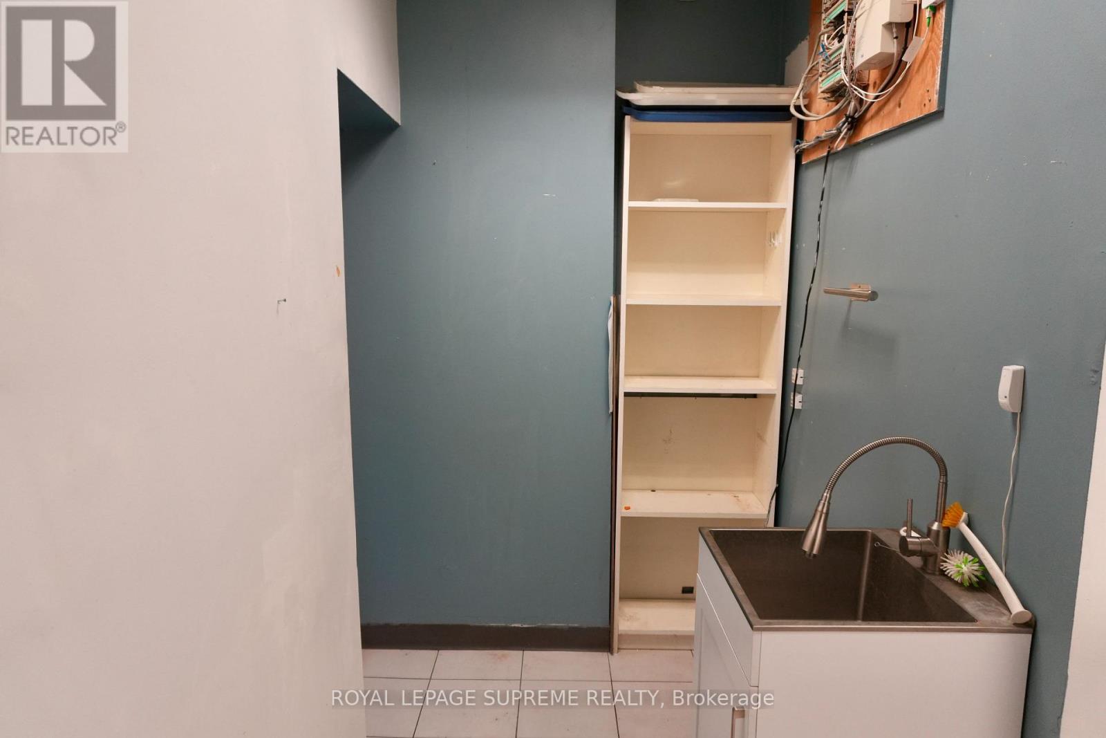 1209 Bloor Street W Property Photo 3