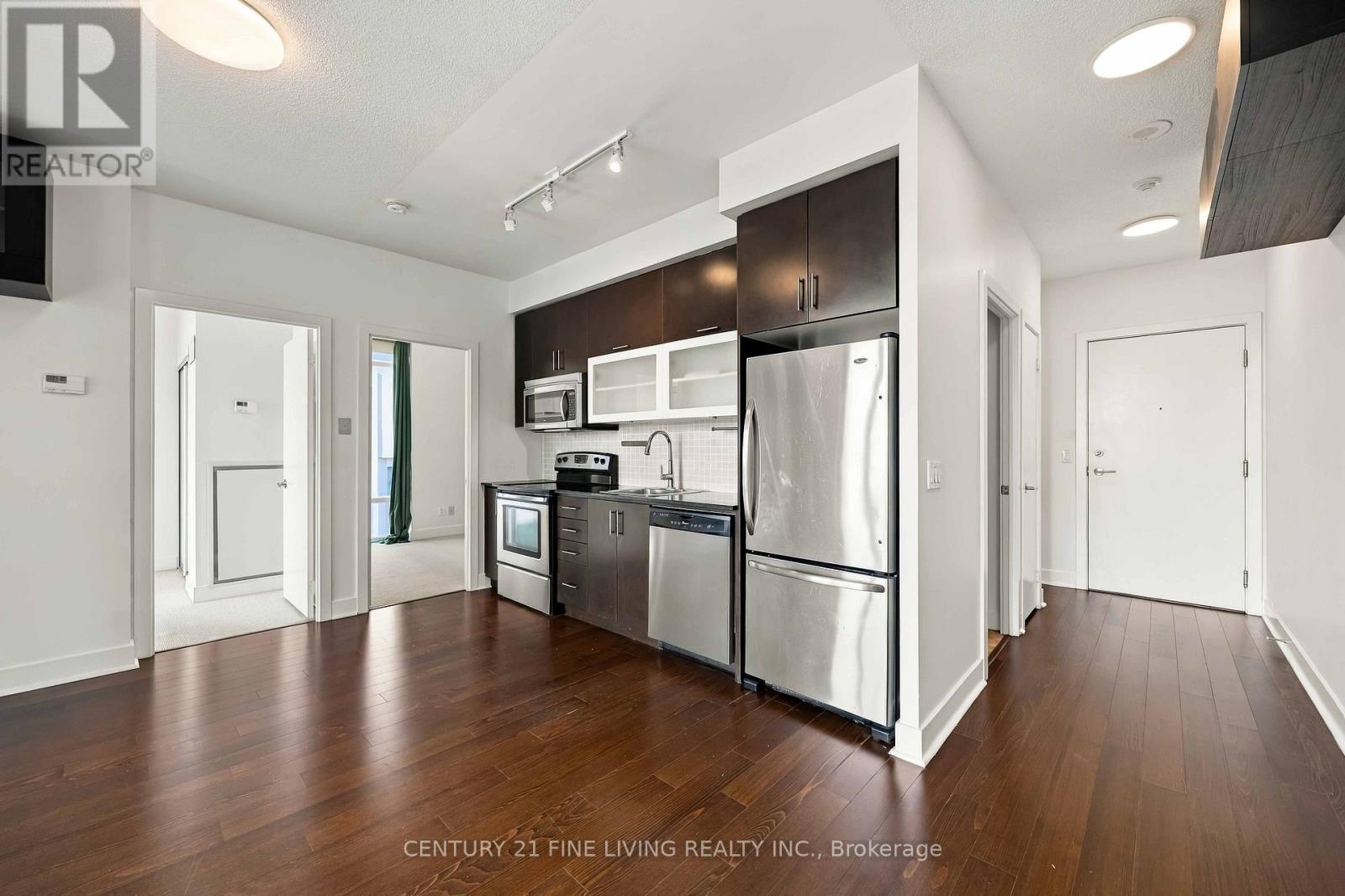 806 - 90 Stadium Road Property Photo 2