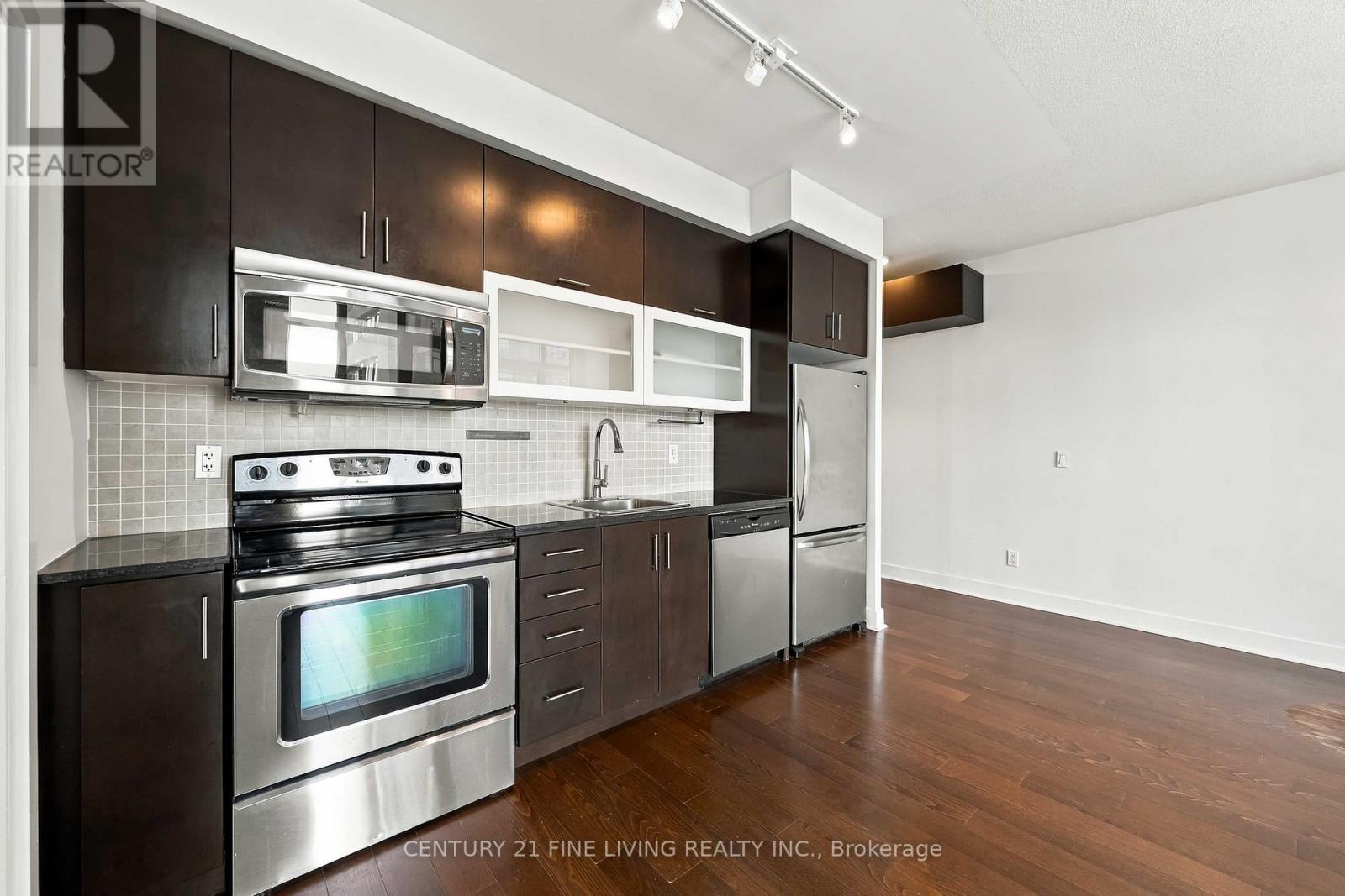 806 - 90 Stadium Road Property Photo 3