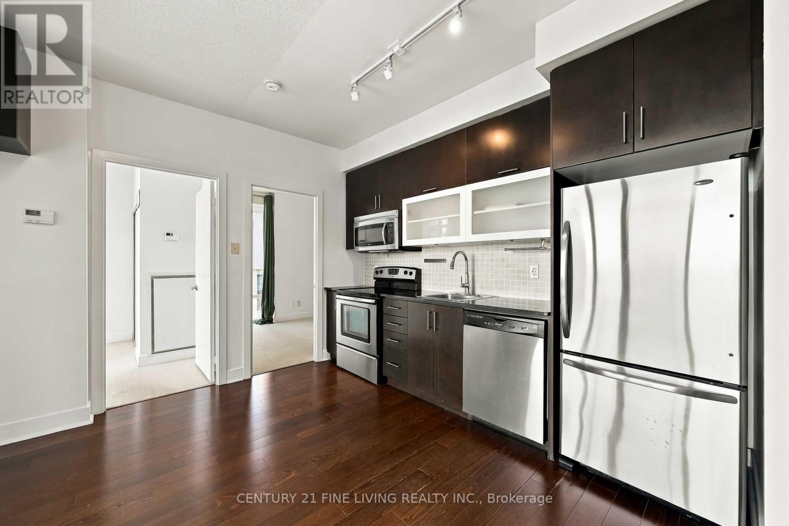 806 - 90 Stadium Road Property Photo 5