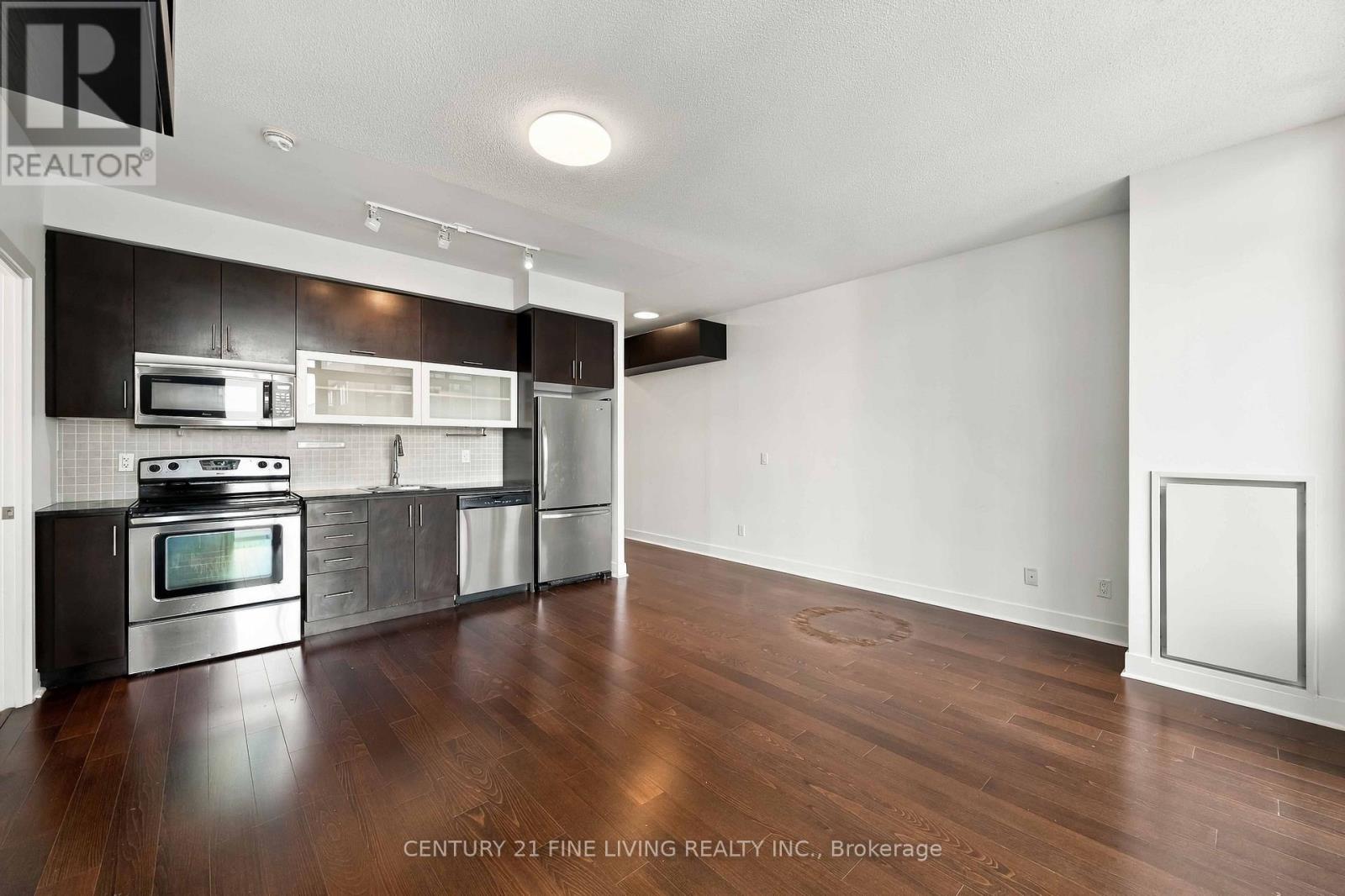 806 - 90 Stadium Road Property Photo 7