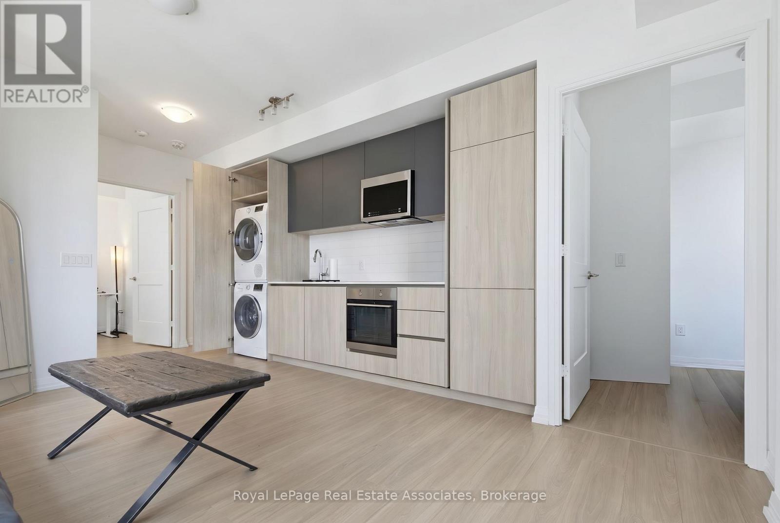 2403 - 8 Widmer Street Property Photo 10