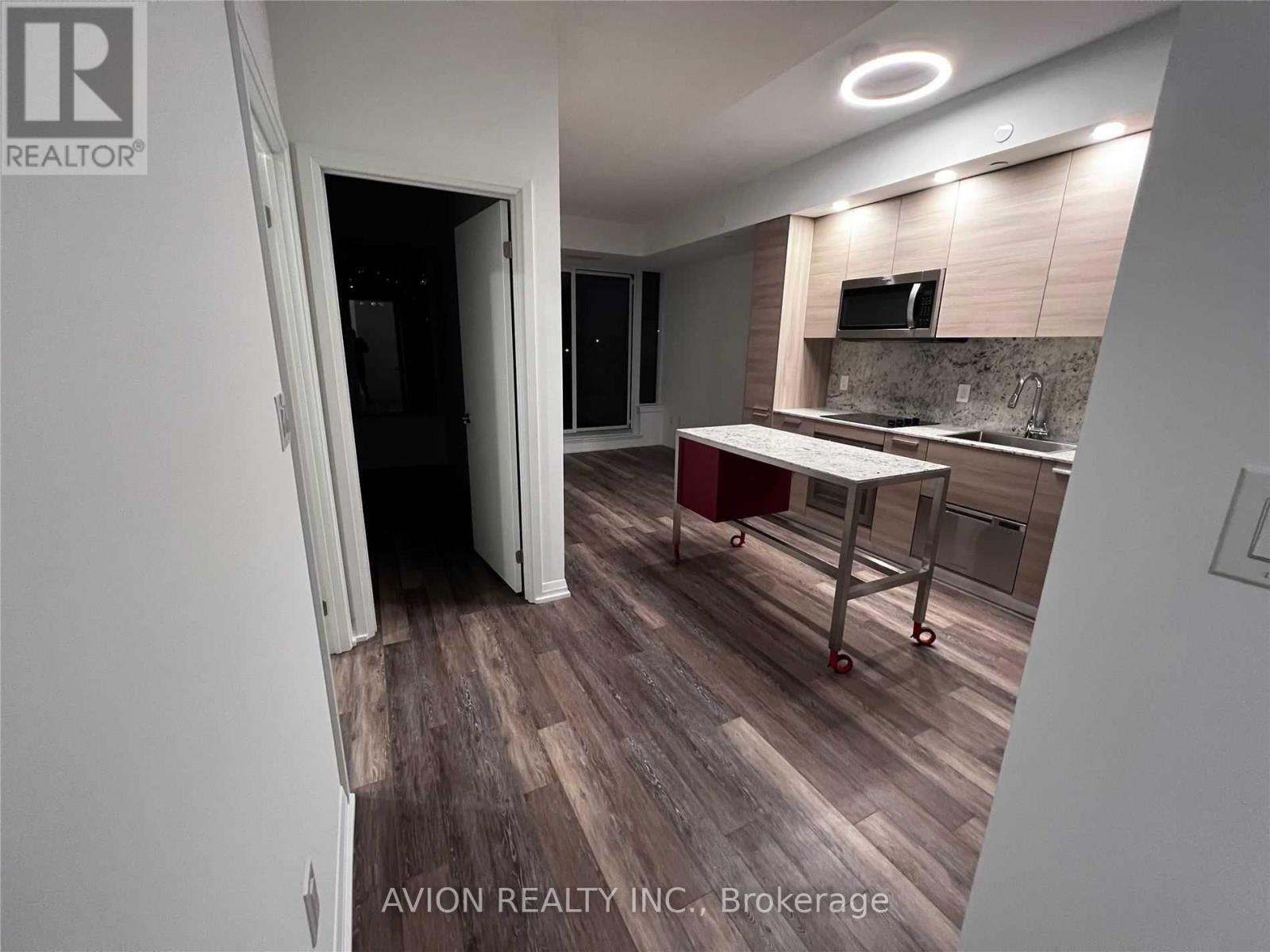 517 - 75 CANTERBURY PLACE Property Photo 1