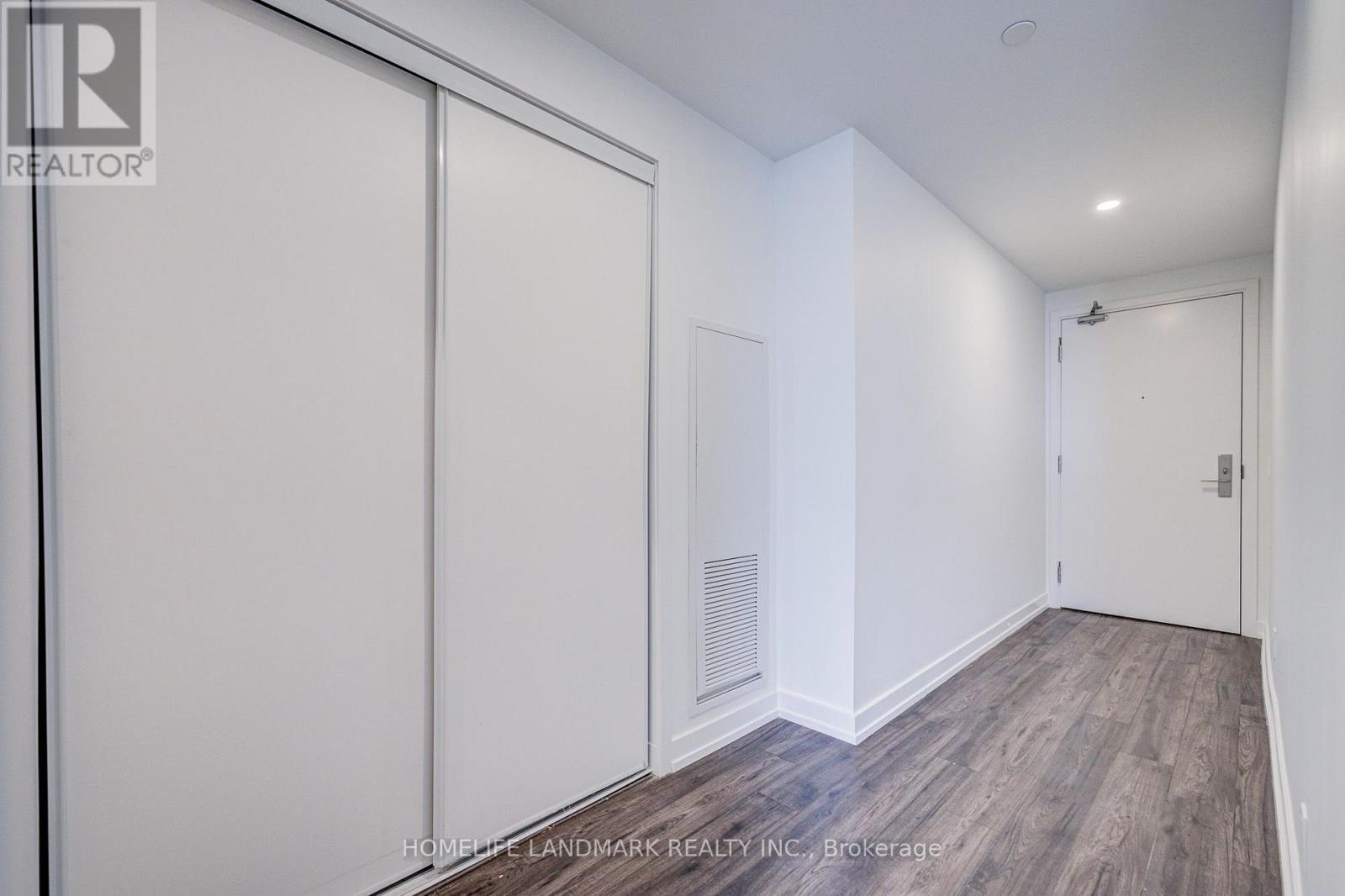 601 - 33 Helendale Avenue Property Photo 4
