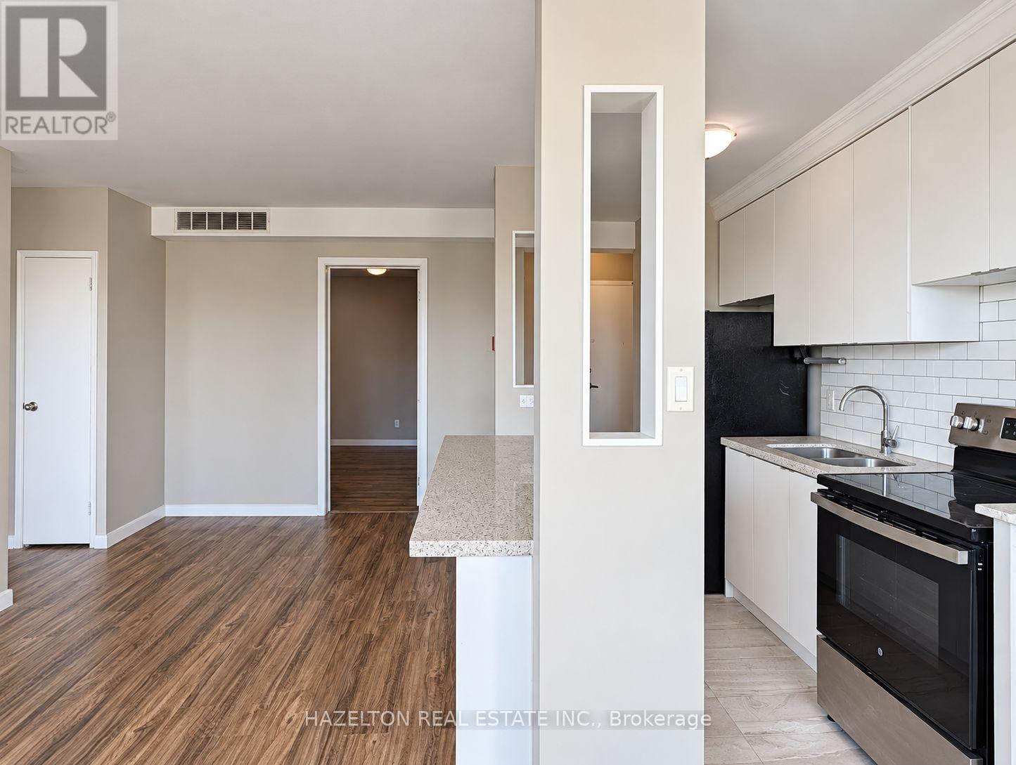 809 - 206 St George Street Property Photo 5