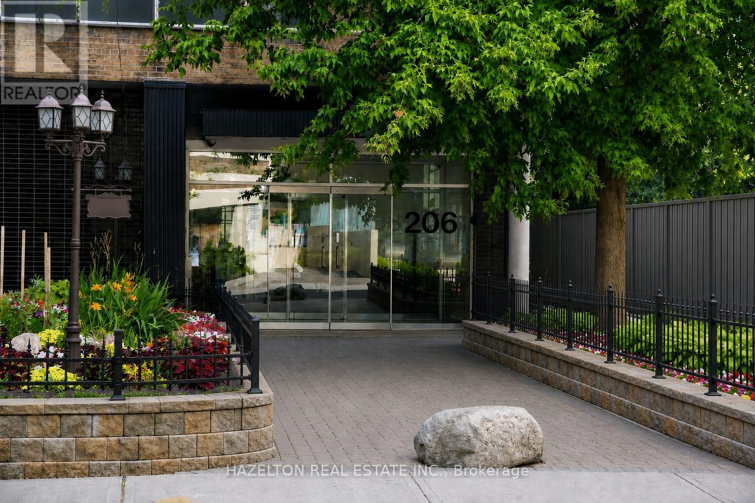 809 - 206 St George Street Property Photo 15