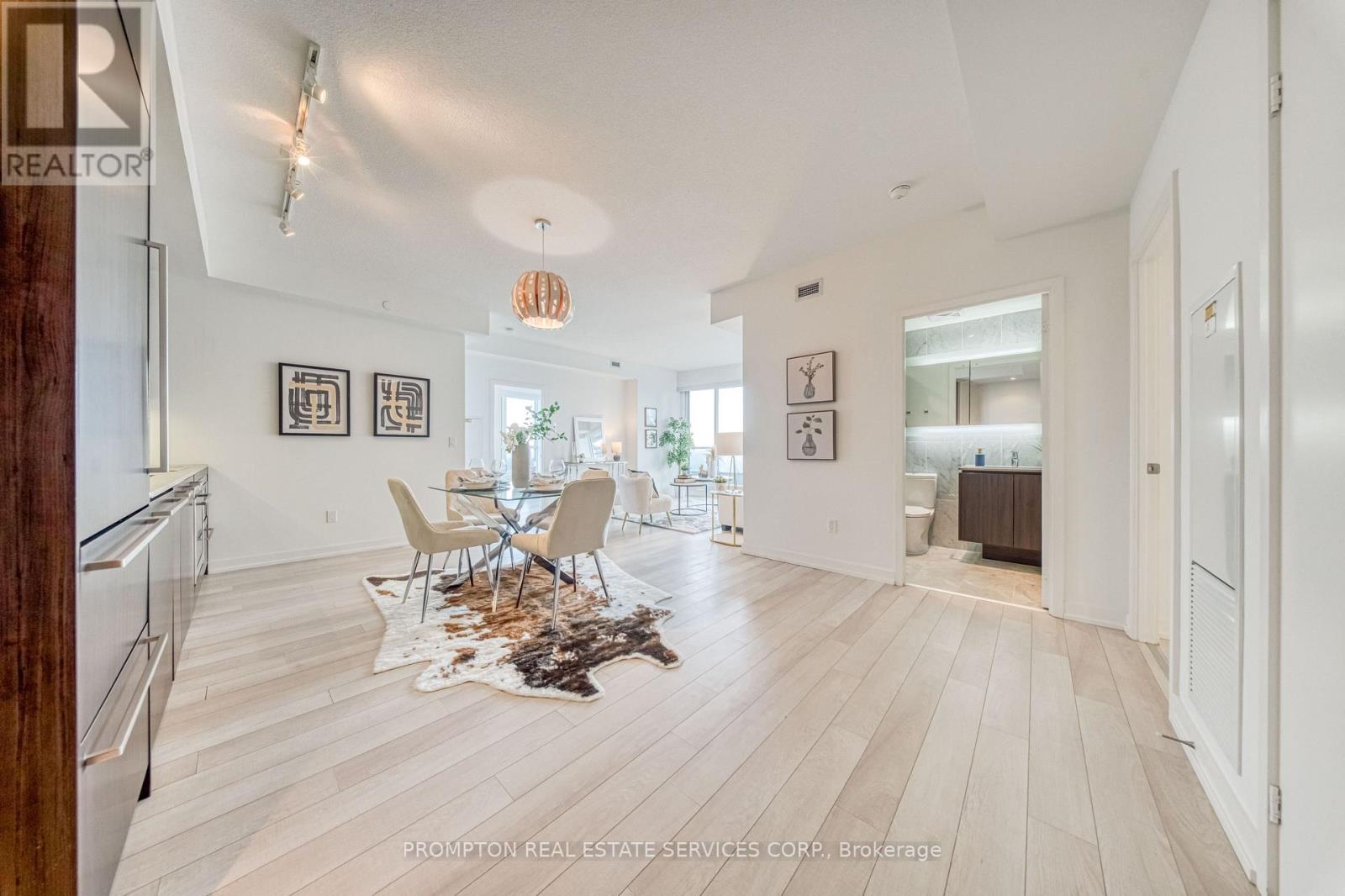 2511 - 115 Mcmahon Drive Property Photo 3