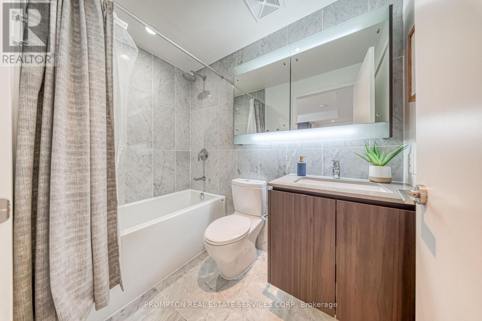 2511 - 115 Mcmahon Drive Property Photo 23