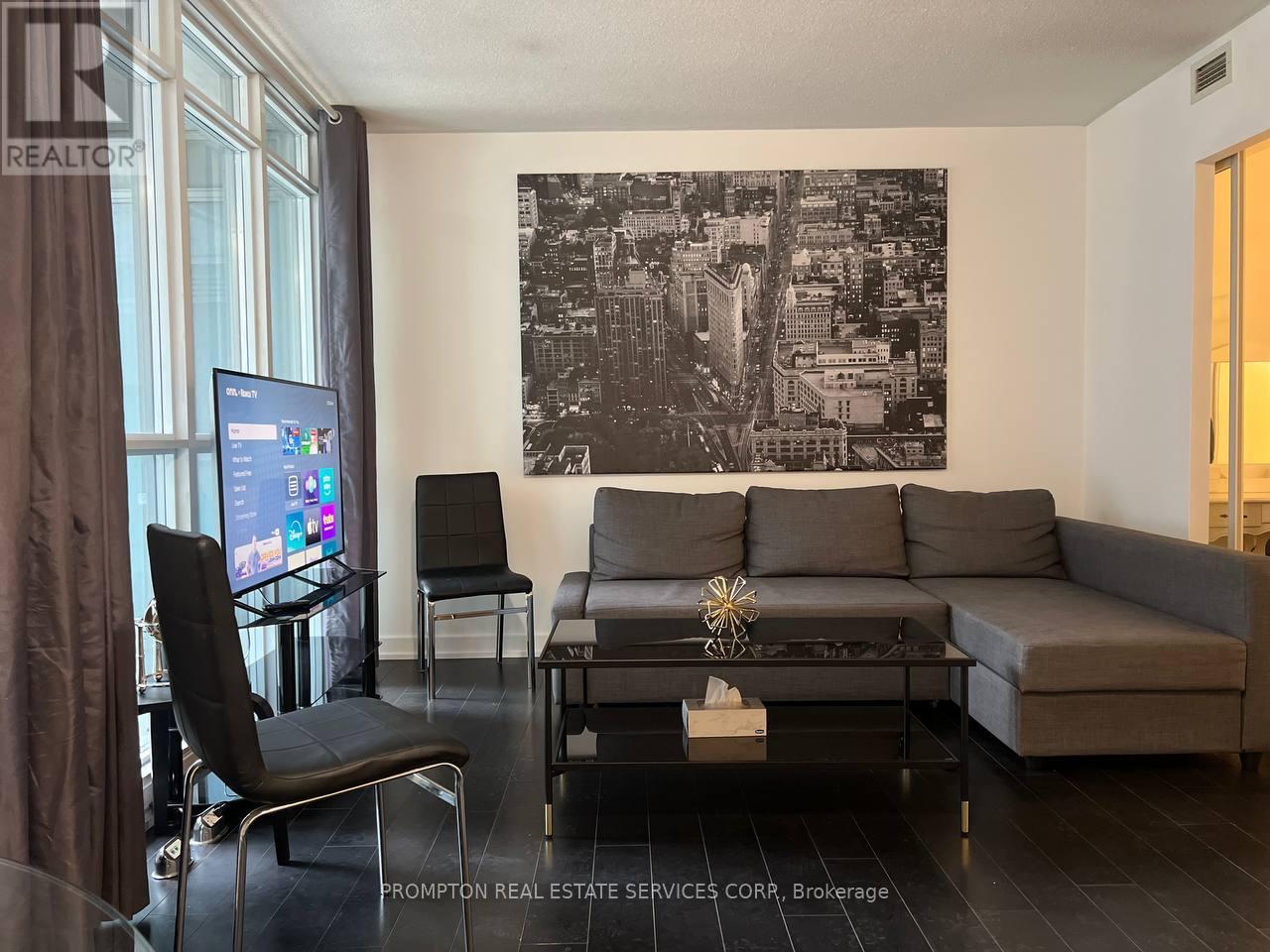 731 - 15 ICEBOAT TERRACE Property Photo 1