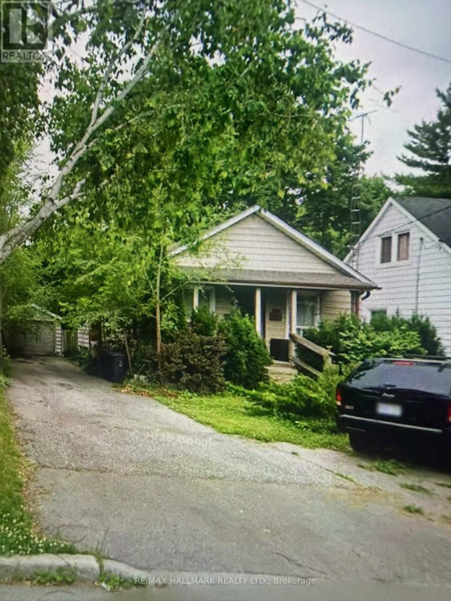 375 Hounslow Avenue Property Photo 1