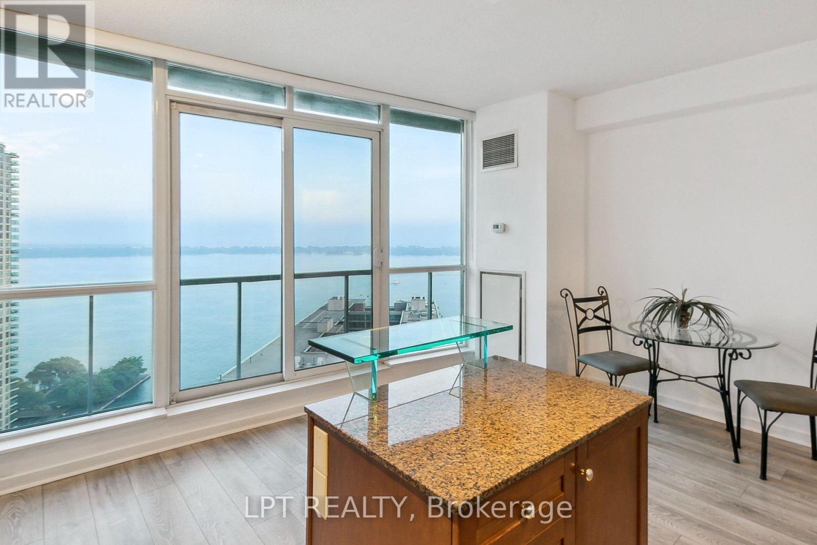 2604 - 208 Queens Quay W Property Photo 4