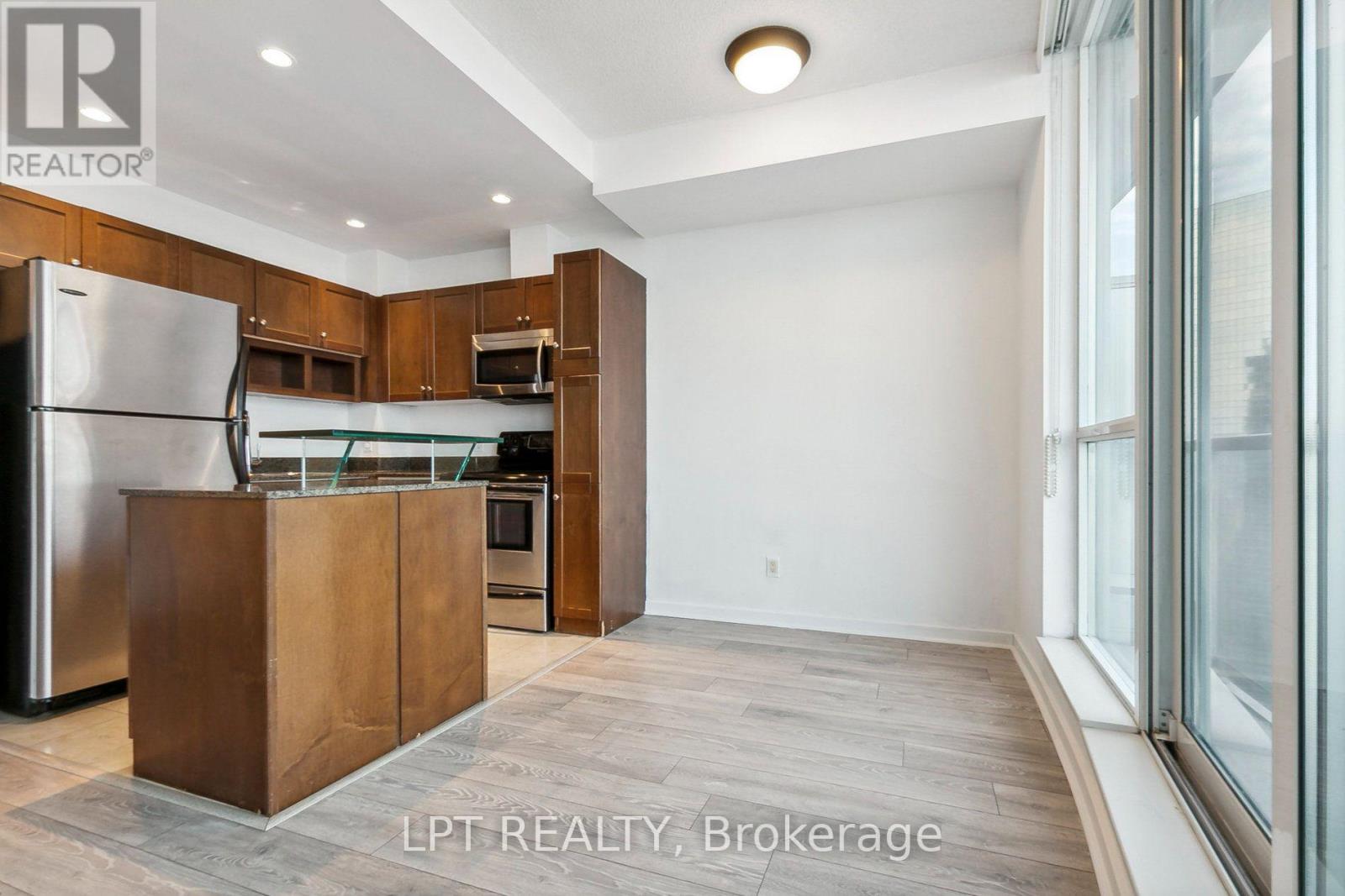 2604 - 208 Queens Quay W Property Photo 8