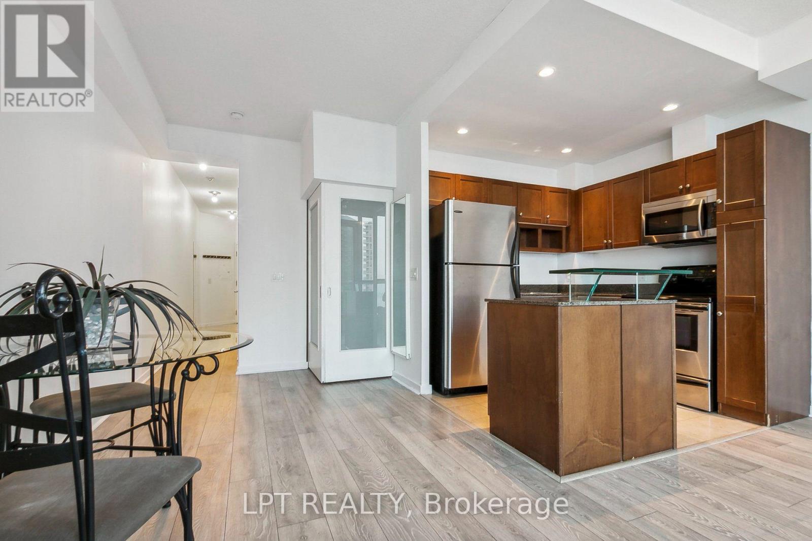 2604 - 208 Queens Quay W Property Photo 10