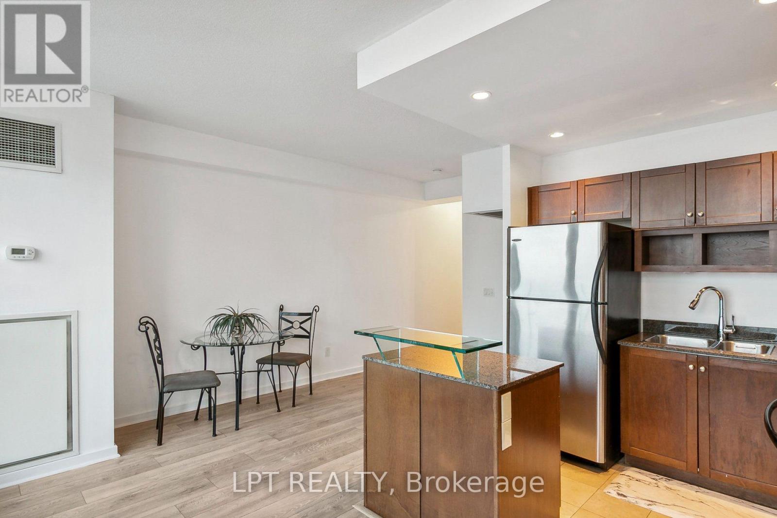 2604 - 208 Queens Quay W Property Photo 12