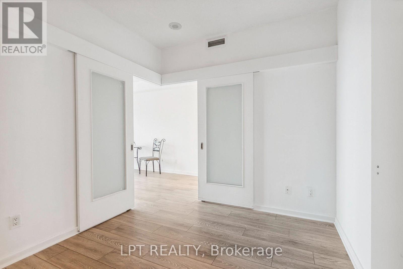 2604 - 208 Queens Quay W Property Photo 17