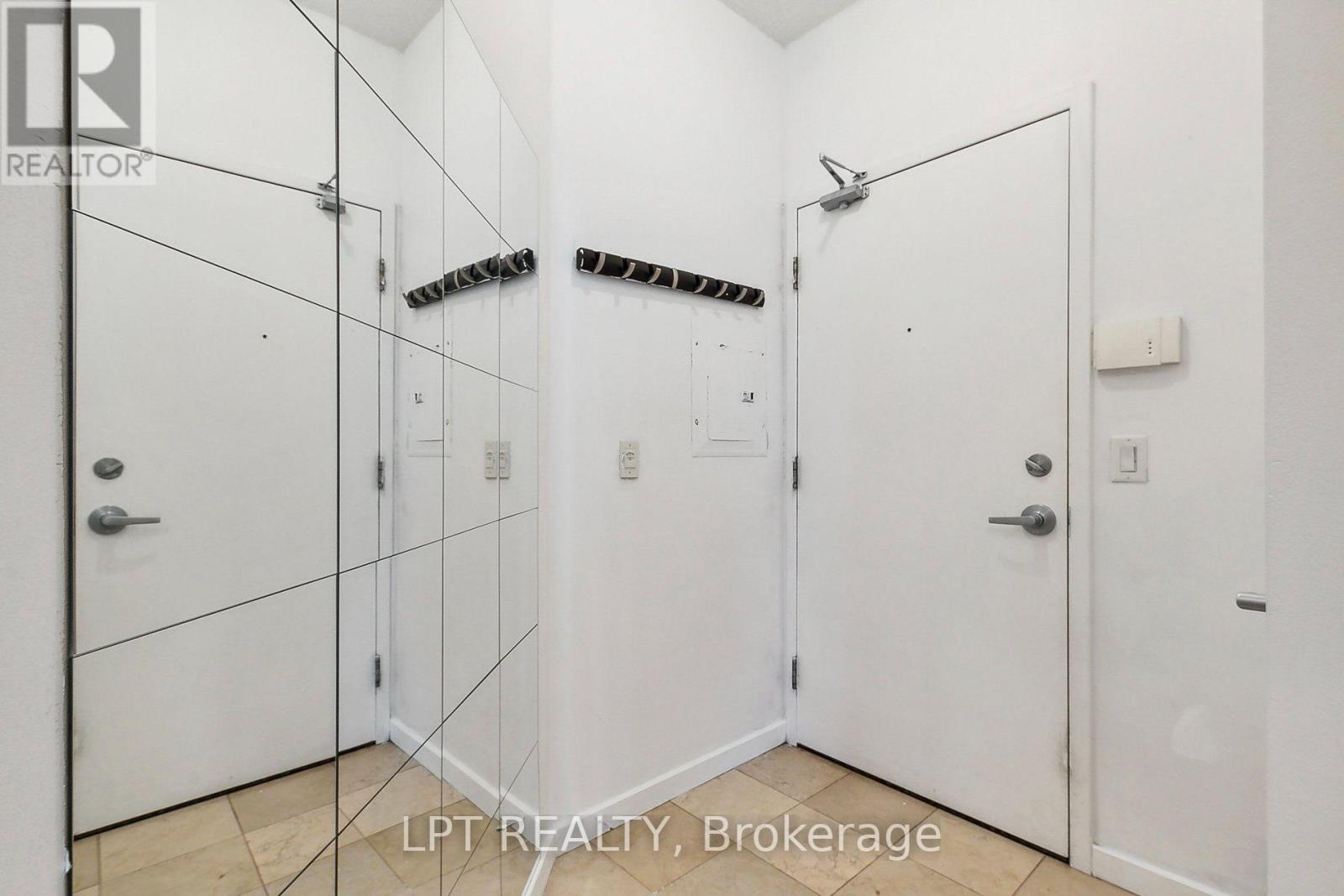 2604 - 208 Queens Quay W Property Photo 21