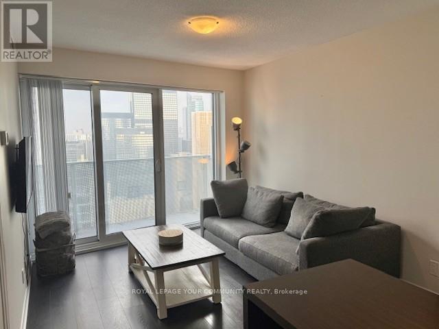 5003 - 100 Harbour Street Property Photo 6
