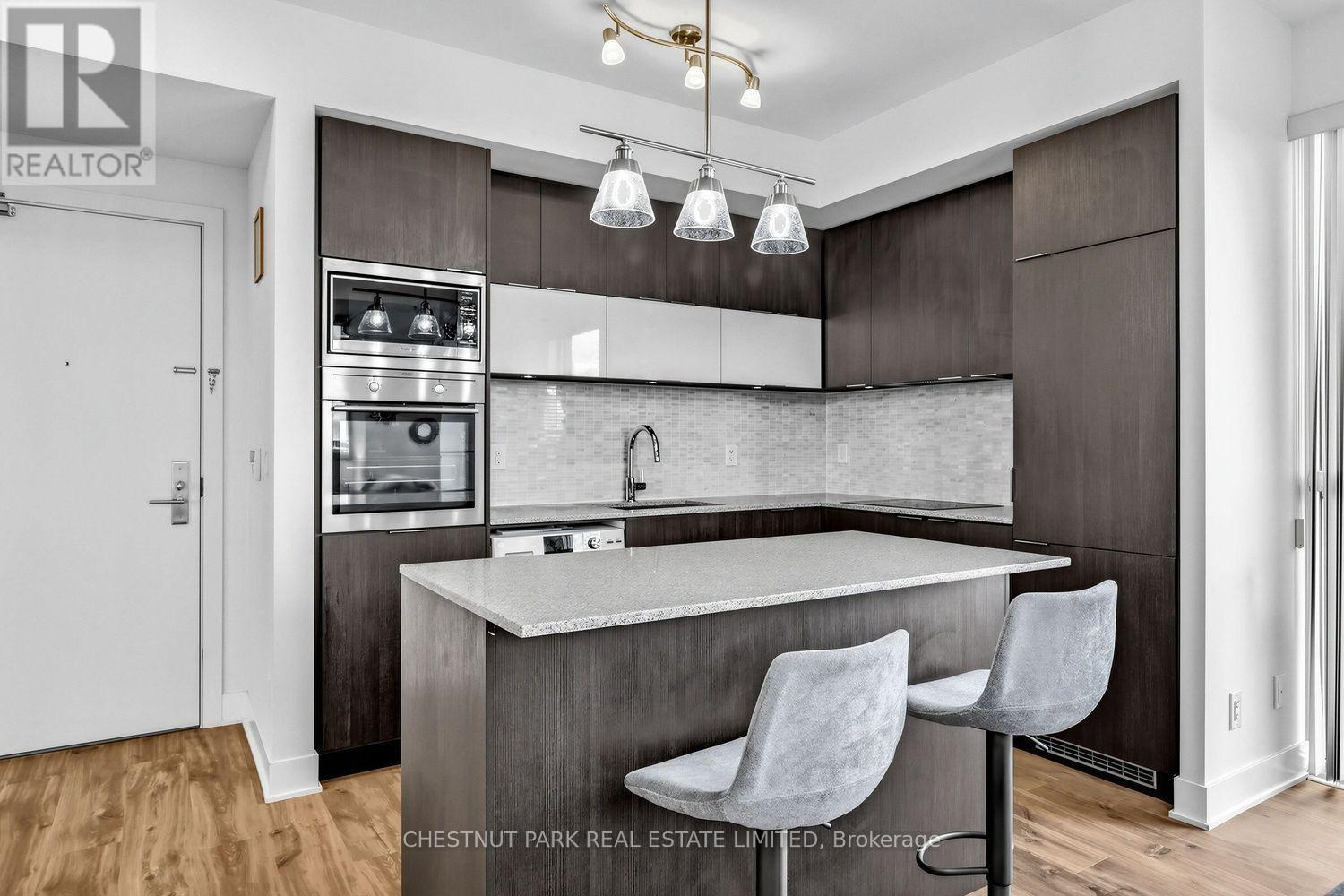 3001 - 318 Richmond Street W Property Photo 2