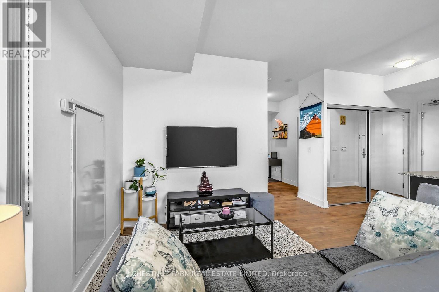 3001 - 318 Richmond Street W Property Photo 6