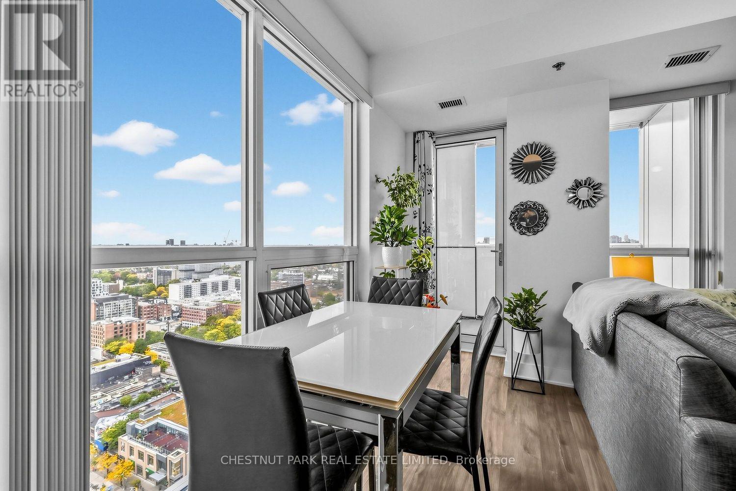 3001 - 318 Richmond Street W Property Photo 8