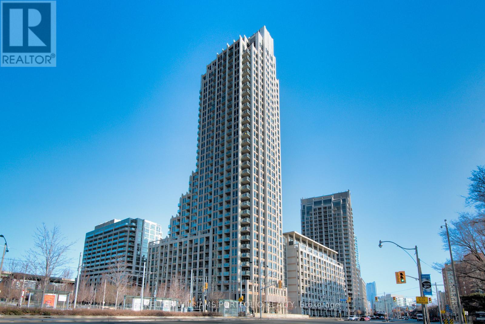 727 - 628 Fleet Street Property Photo 1