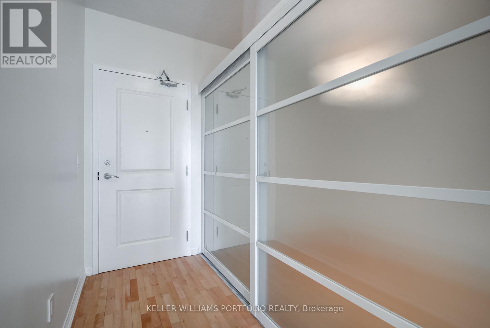 727 - 628 Fleet Street Property Photo 2