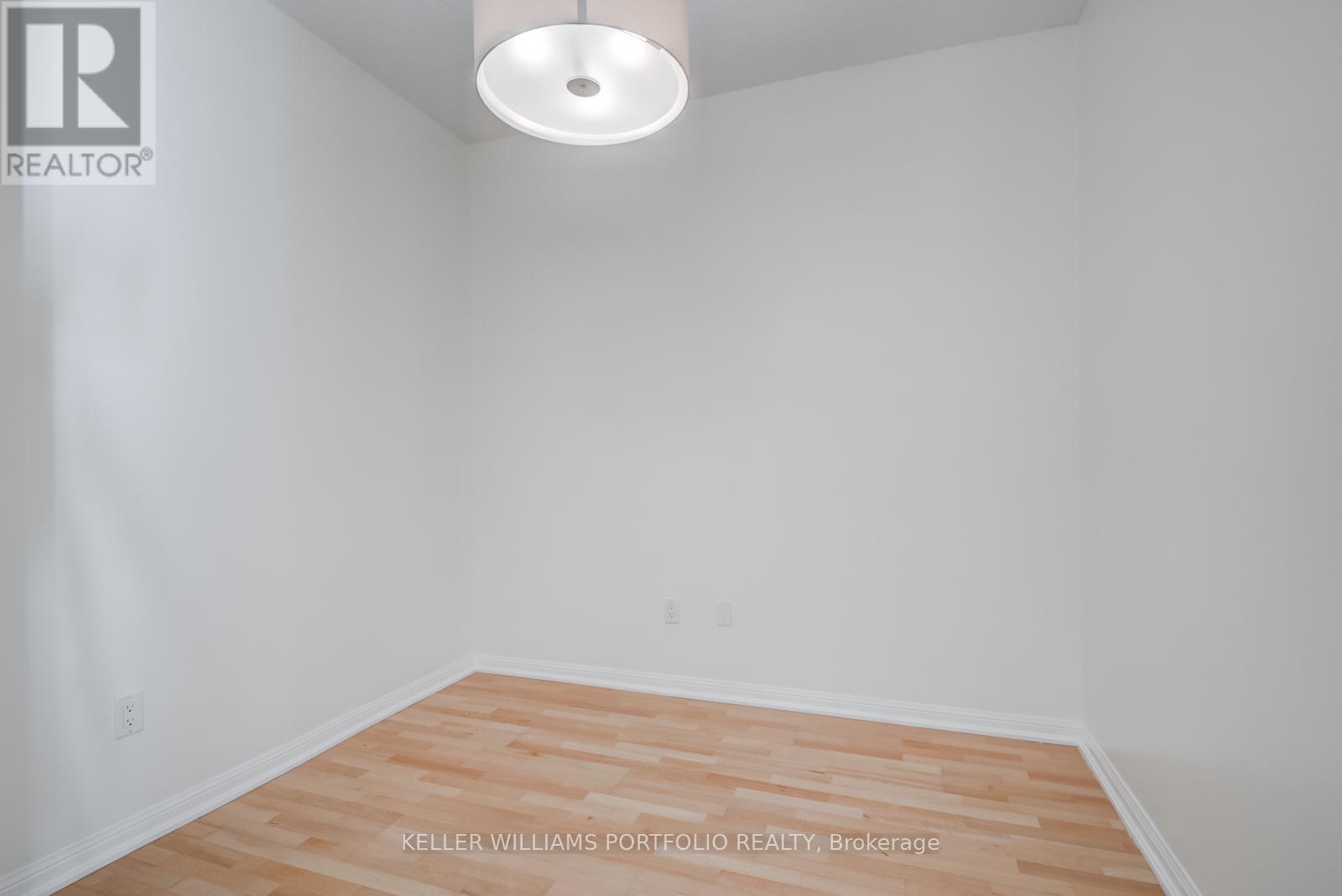 727 - 628 Fleet Street Property Photo 3