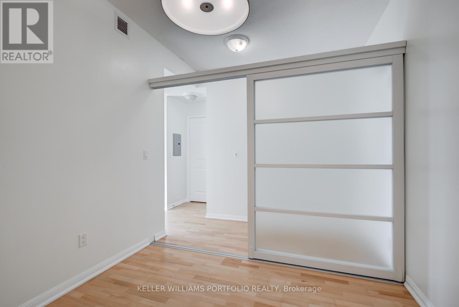 727 - 628 Fleet Street Property Photo 4