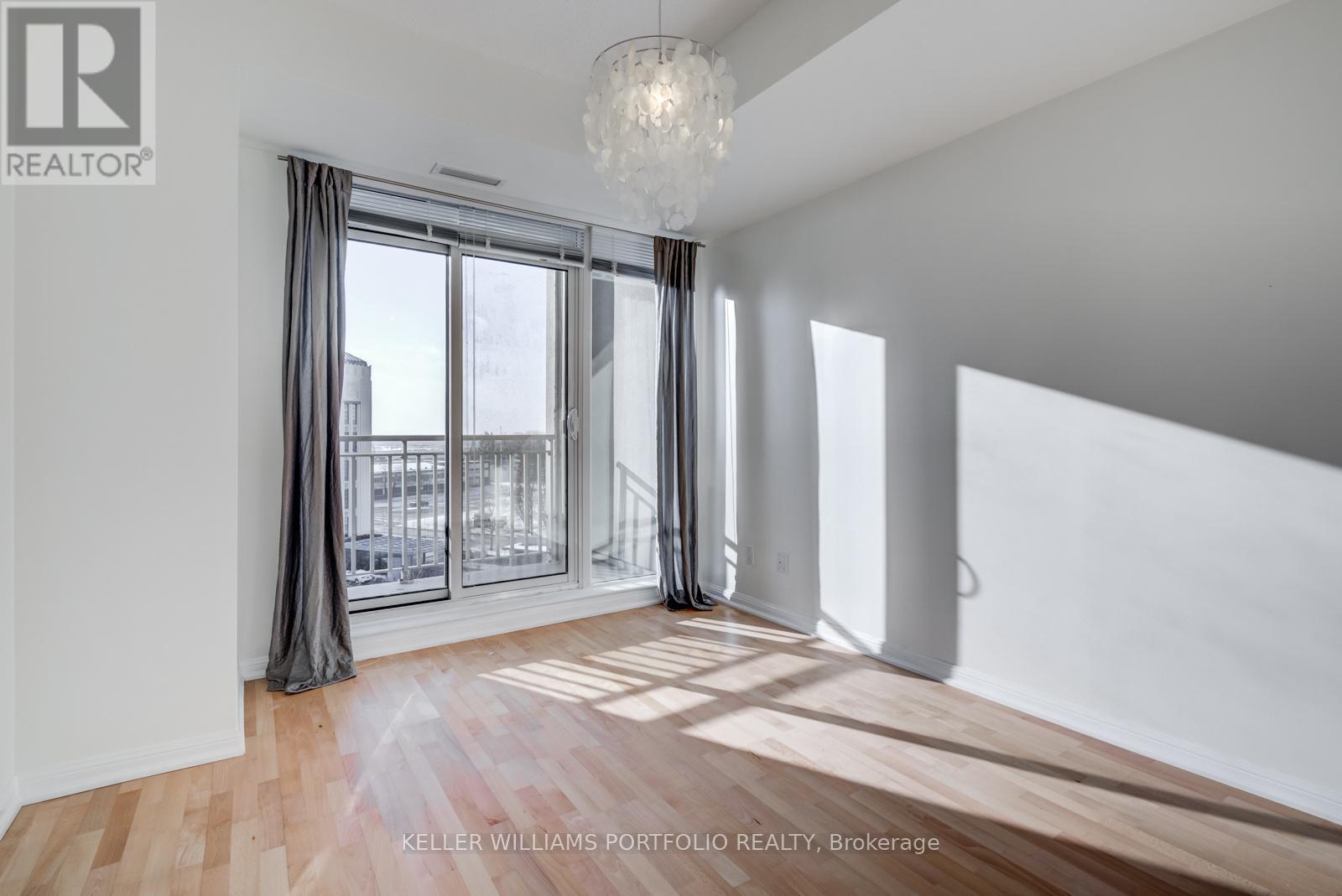727 - 628 Fleet Street Property Photo 13