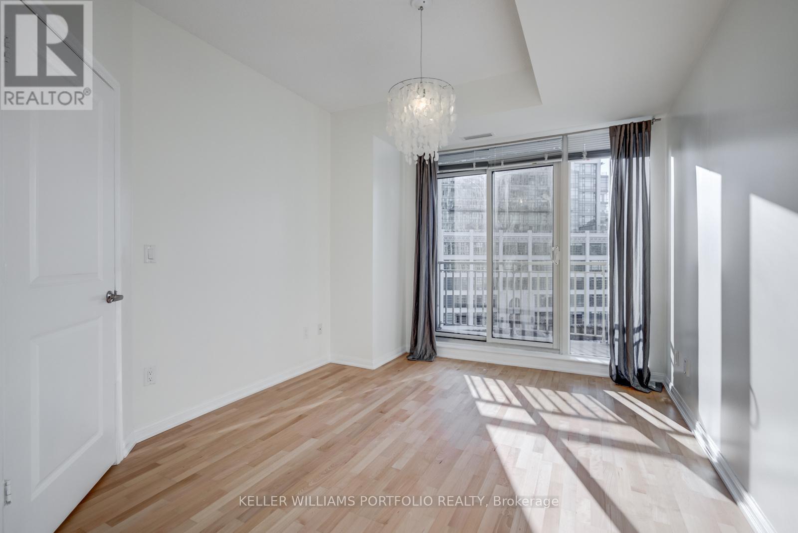 727 - 628 Fleet Street Property Photo 14