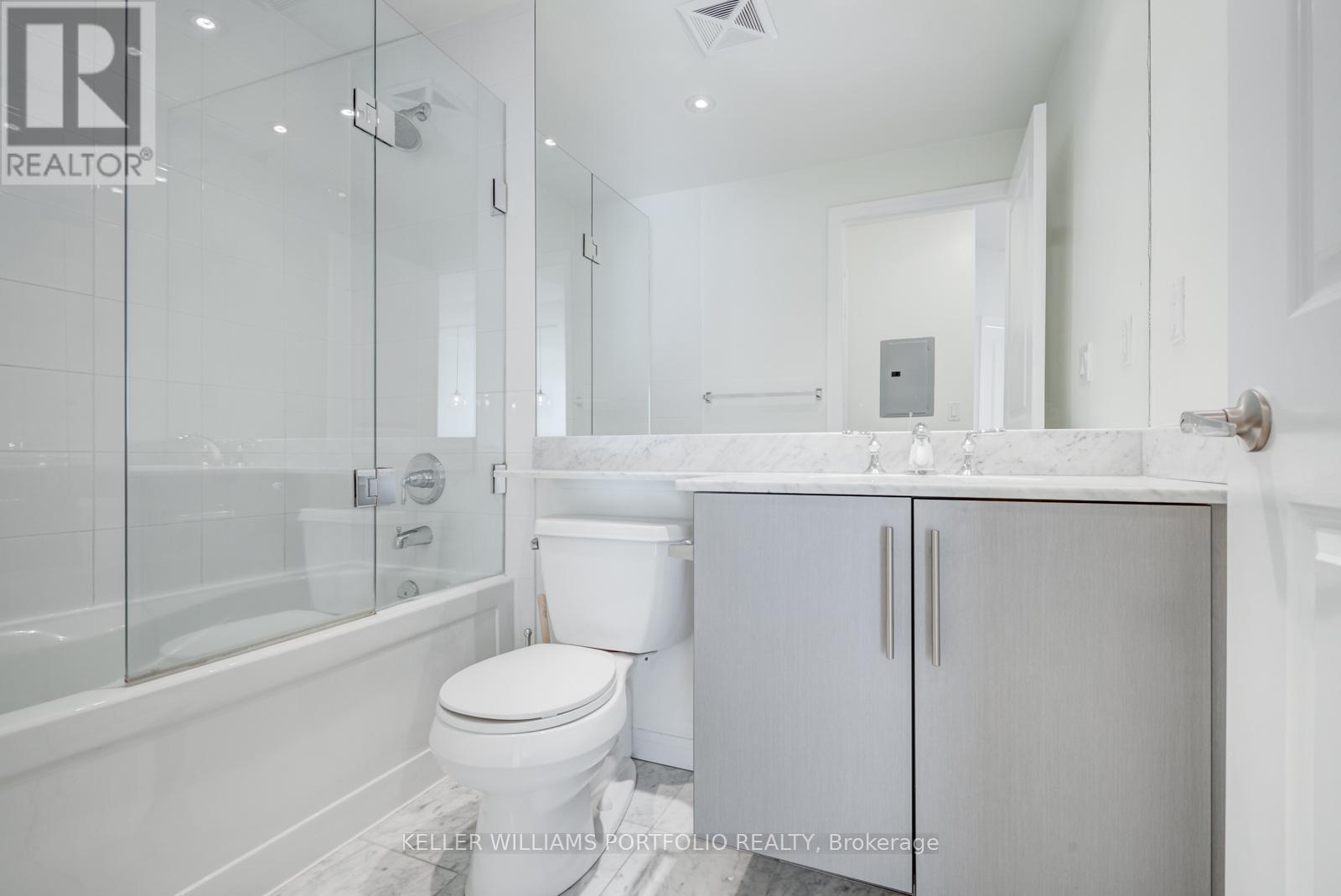 727 - 628 Fleet Street Property Photo 16