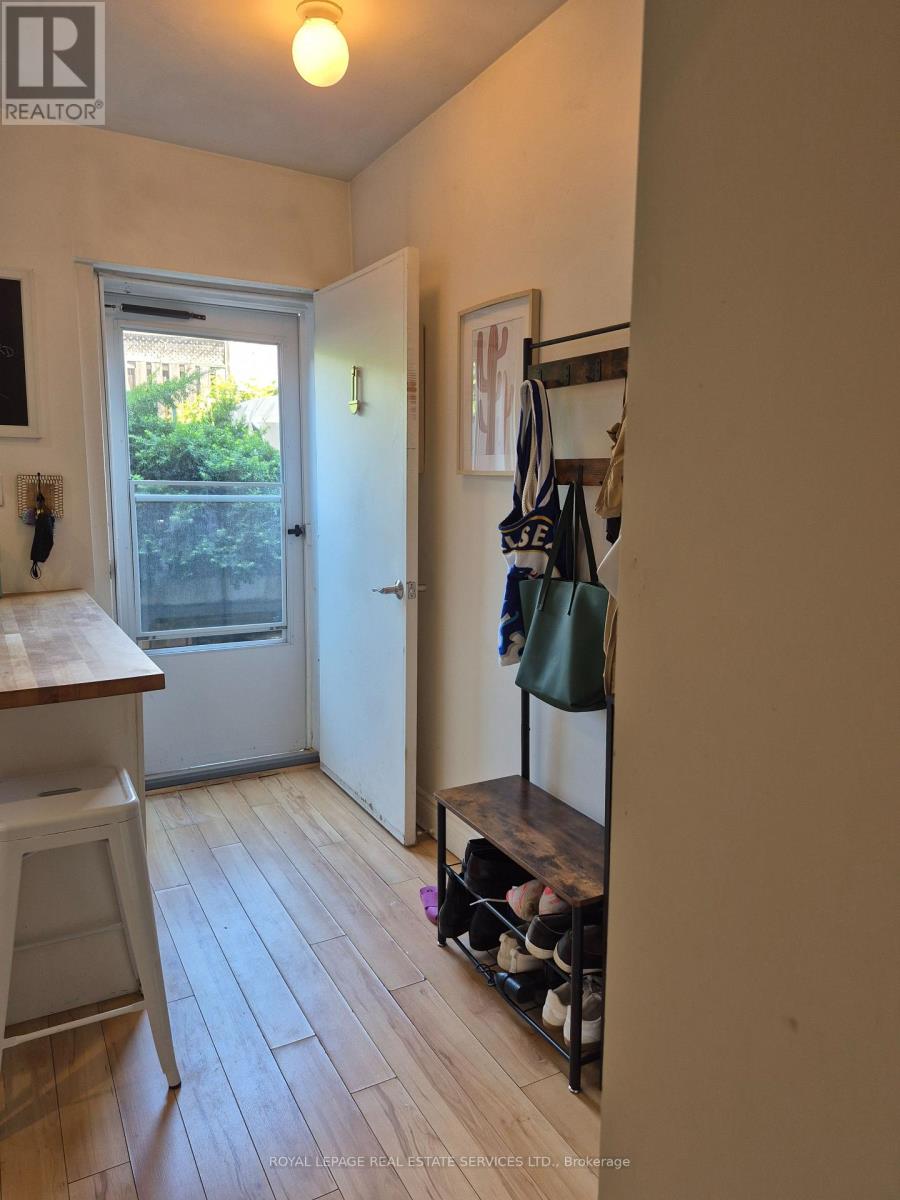 Main Floor - 804 Bloor Street W Property Photo 10