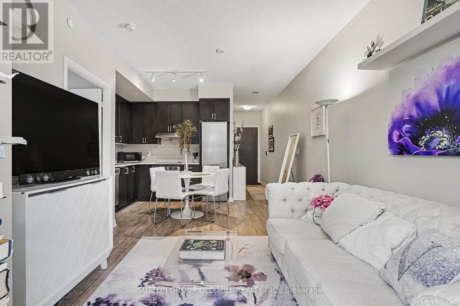 404 - 55 Ann O'reilly Road Property Photo 6
