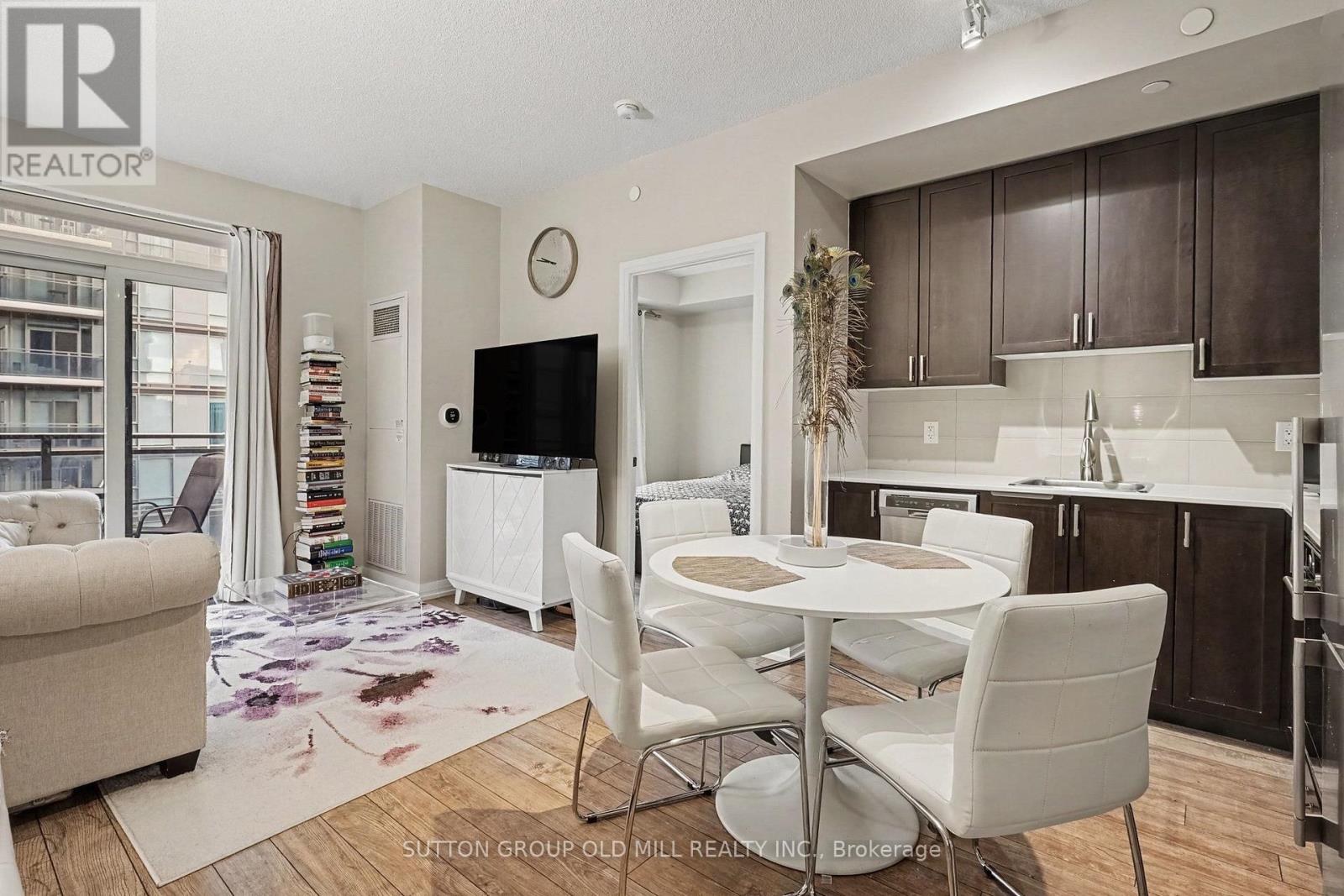 404 - 55 Ann O'reilly Road Property Photo 10