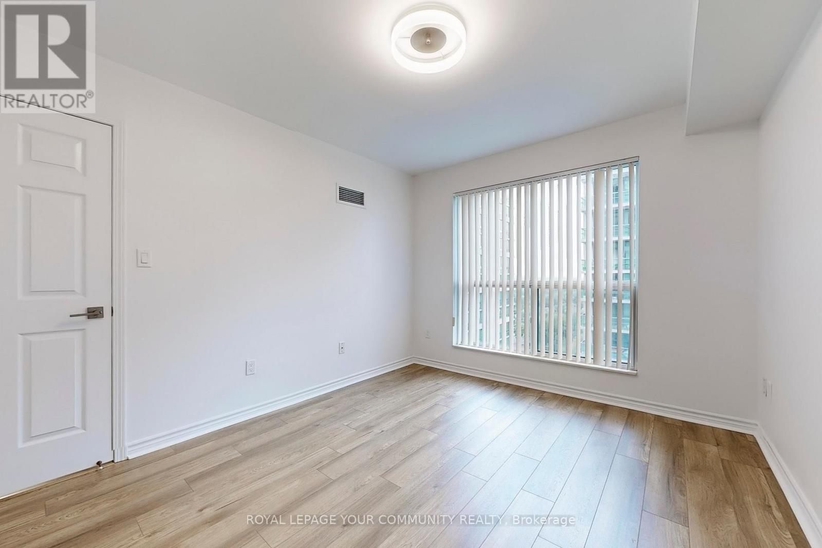 1906 - 7 Lorraine Drive Property Photo 11