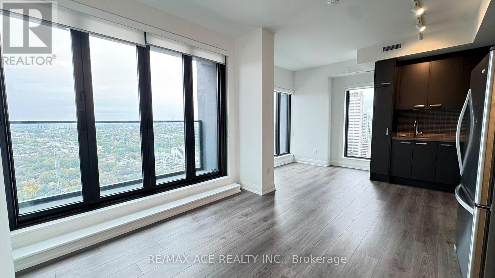 3008 - 20 Soudan Avenue Property Photo 3