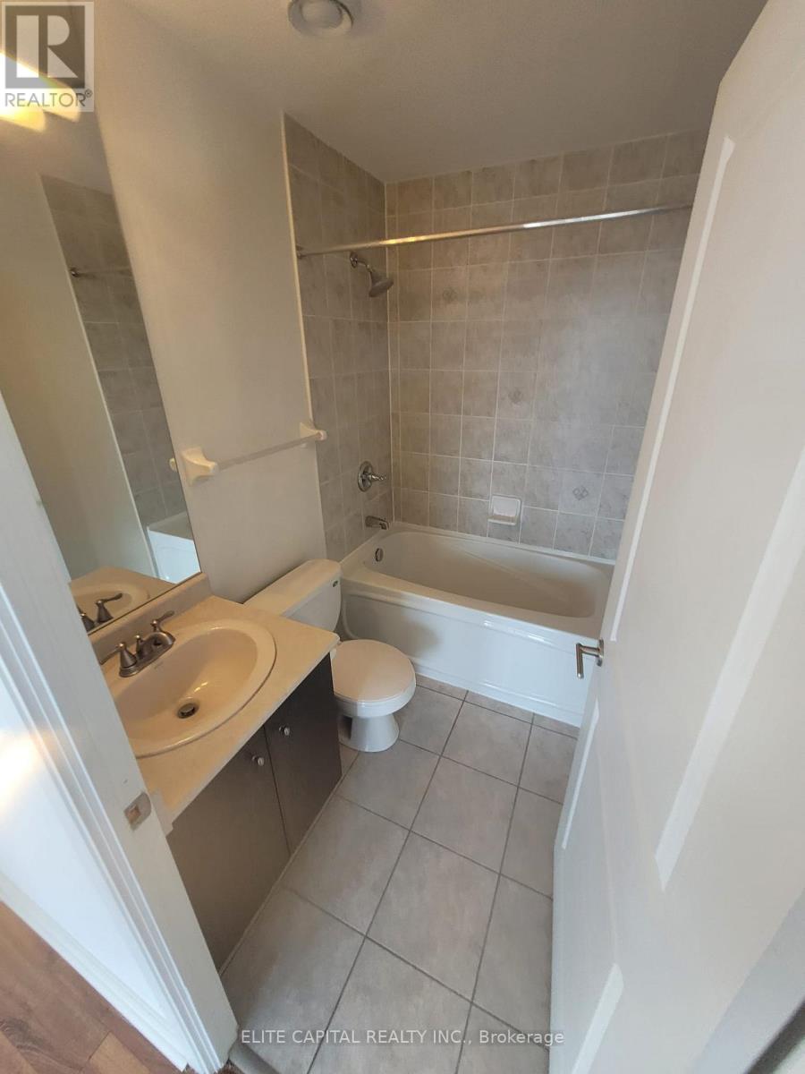 1509 - 18 Yorkville Avenue Property Photo 10