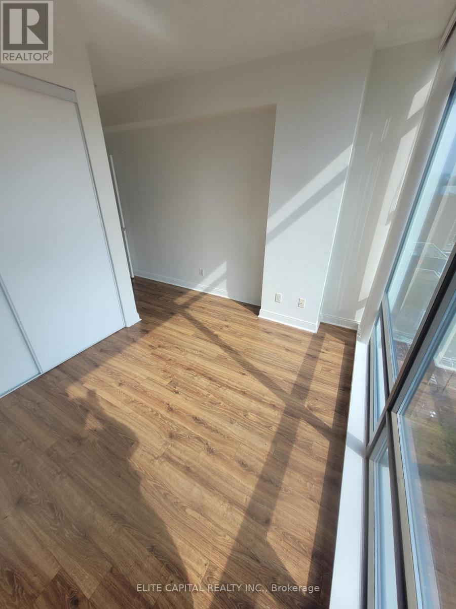 1509 - 18 Yorkville Avenue Property Photo 11
