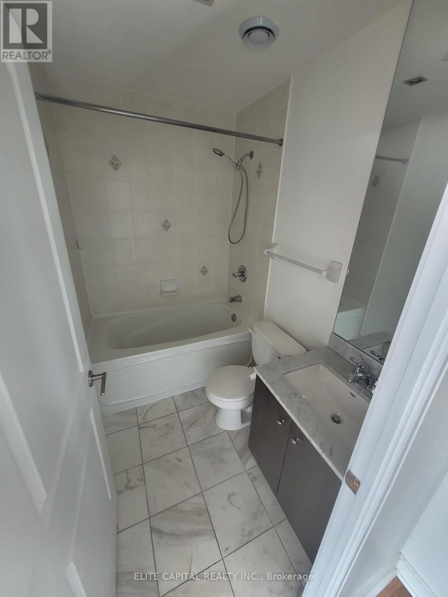 1509 - 18 Yorkville Avenue Property Photo 14