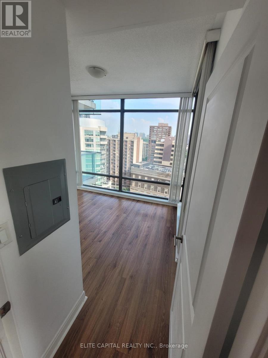 1509 - 18 Yorkville Avenue Property Photo 17